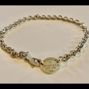 Tiffany and co return to Tiffany tag choker